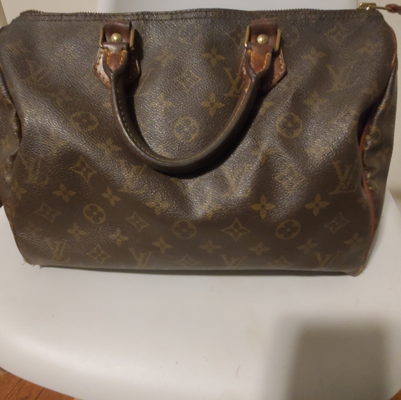 *AUTHENTIC* Louis vuitton Speedy 30 - Picture 2 of 10